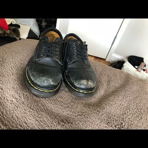 Doc marten 5 eye low cut shoe